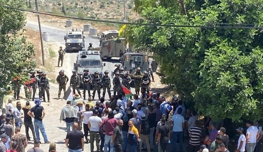 رام الله: أهالي أم صفا ينجحون بإزالة البؤرة الاستيطانية من أراضي القرية