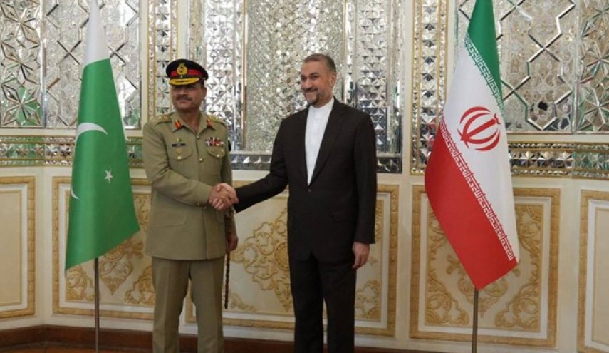 دیدار فرمانده ارتش پاکستان با امیرعبداللهیان در تهران