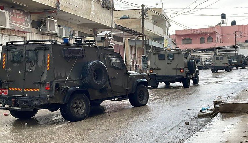 اصابة شاب فلسطيني واعتقال آخرين باقتحام الاحتلال مخيمين في 'اريحا'