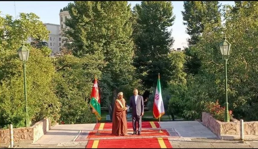 امیرعبداللهیان از همتای عمانی خود در تهران استقبال کرد