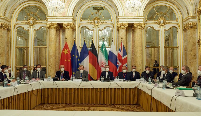 مقام اروپایی: اتحادیه اروپا احتمالا تحریم‌های موشکی ایران را حفظ خواهد کرد