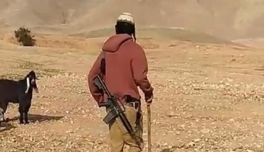 يعلنان البقاء فيها.. مستوطنان يقتحمان أراضي كنيسة بالقدس المحتلة
