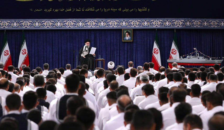 رهبر انقلاب خطاب به کارکنان ناوگروه ۸۶ ارتش: کار شما یک افتخار بزرگ بود/ اینکه آمریکایی ها می‌گویند اجازه نمی‌دهیم فلان کشتی از فلان جا‌ها عبور کند، غلط زیادی است