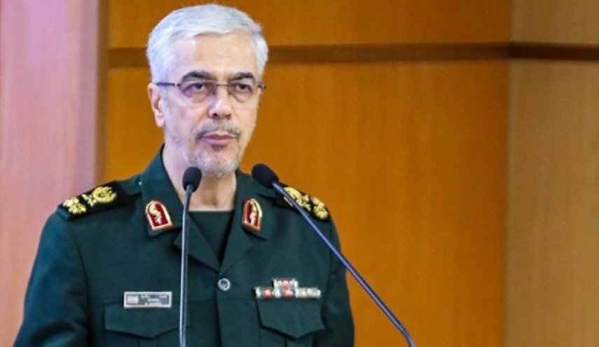 سرلشکر باقری: سپاه مانع حاکمیت مطلق استکبار جهانی است