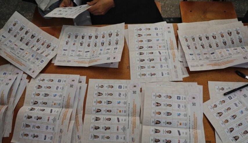 الإكوادور.. إعادة محتملة للانتخابات بين حليفة الرئيس السابق وابن أحد أقطاب الموز
