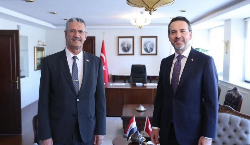 بغداد وانقرة تؤكدان أهمية استئناف تدفقات النفط بعد انتهاء عمليات تأهيل الانابيب