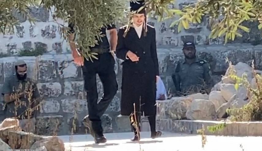 بحماية مشدَّدة من قوات الاحتلال..مستوطنون يقتحمون 