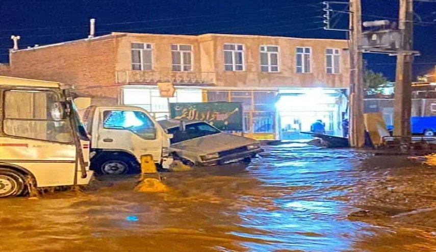 امطار غزيرة تتسبب بحدوث سيول شمال غرب ايران