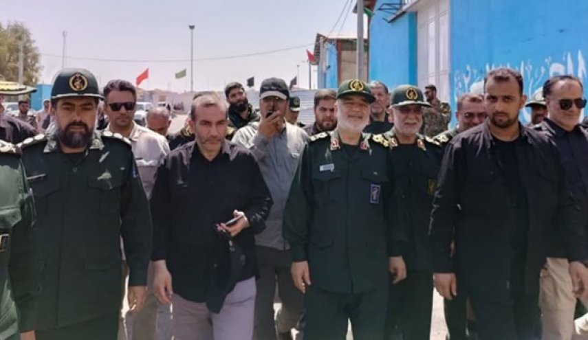 القائد العام للحرس الثوري يتفقد البنية التحتية لحدود خسروي