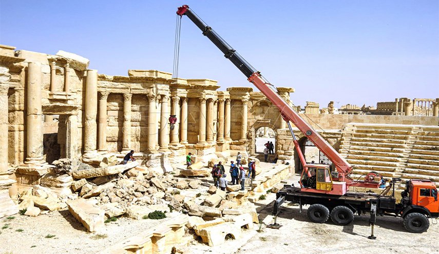 بالصور.. بدء المرحلة الثانية من ترميم واجهة مسرح تدمر الأثري