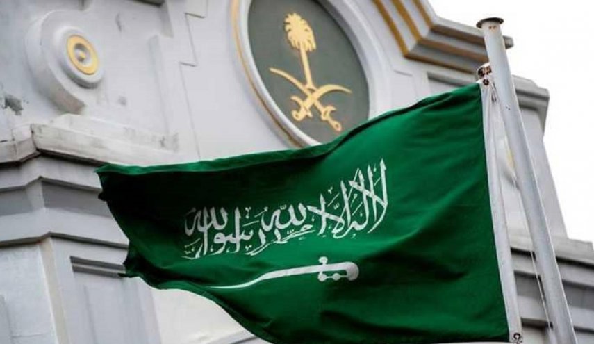 بالصور/لاعب أوروبي في السعودية يشهر إسلامه