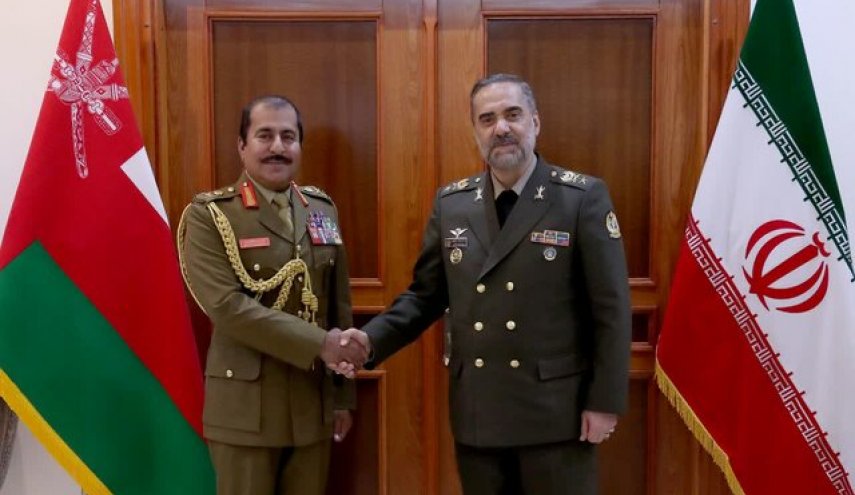 وزیر دفاع: امنیت خلیج فارس و تنگه هرمز باید با مشارکت کشورهای منطقه تامین شود
