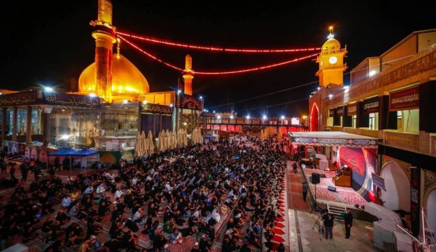 سامراء در سوگ امام حسن عسکری‌ «ع»؛ عزاداری زائران در حرم امامین عسکریین(ع)