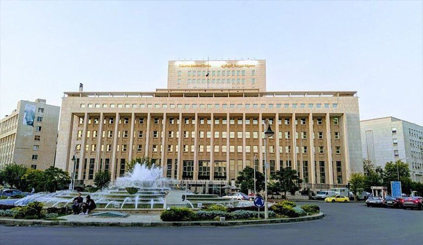 ما خطة المصرف المركزي السوري لكبح انخفاض الليرة؟