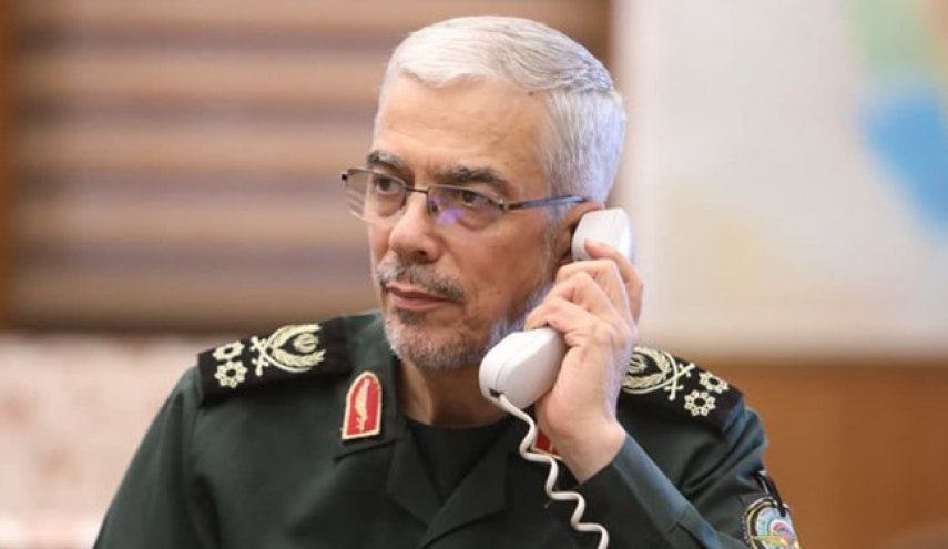 اللواء باقري: قواتنا المسلحة مستعدة للتعاون مع باكستان لمحاربة الإرهاب