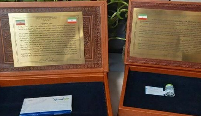 قاليباف يقدم هديتين لمحمد بن زايد آل نهيان 