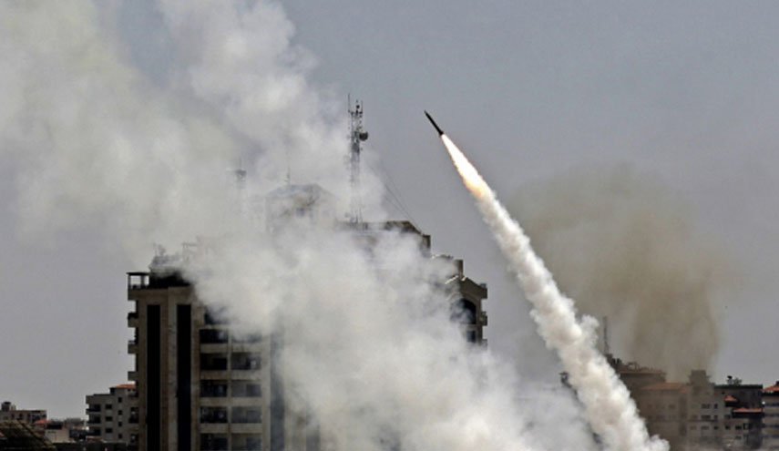 گردان های قسام در پاسخ به بمباران غیرنظامیان غزه، تل آویو را هدف قرار داد