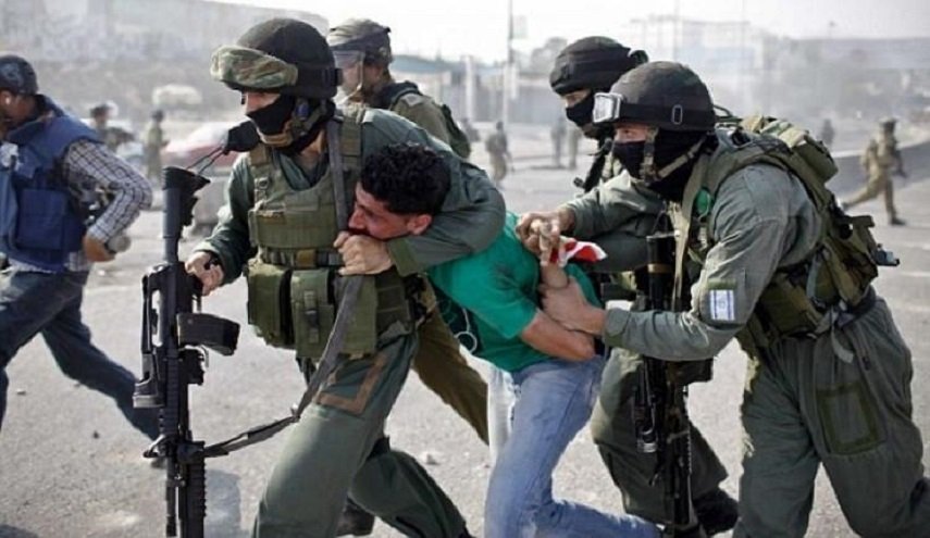 الاحتلال يعتقل 97 فلسطينيا في الضفة الغربية
