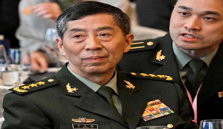 إقالة وزير الدفاع الصيني من منصبه