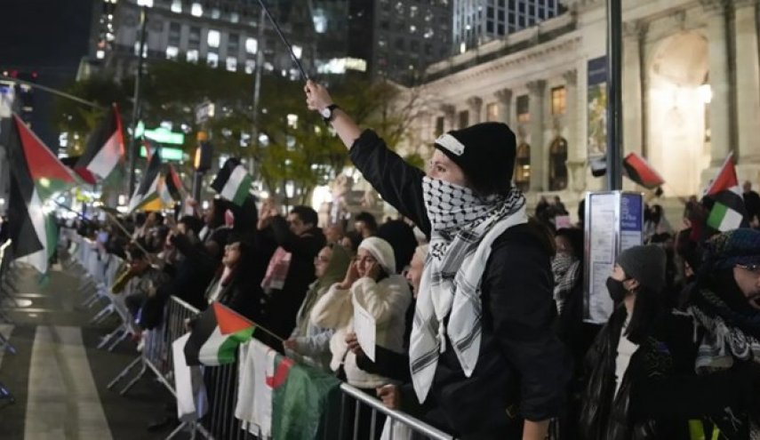 حامیان فلسطین دفتر روزنامه نیویورک تایمز را اشغال کردند+فیلم
