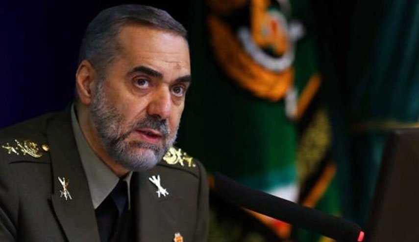 وزیر دفاع: جت آموزشی یاسین امروز برای اولین‌بار پرواز می‌کند