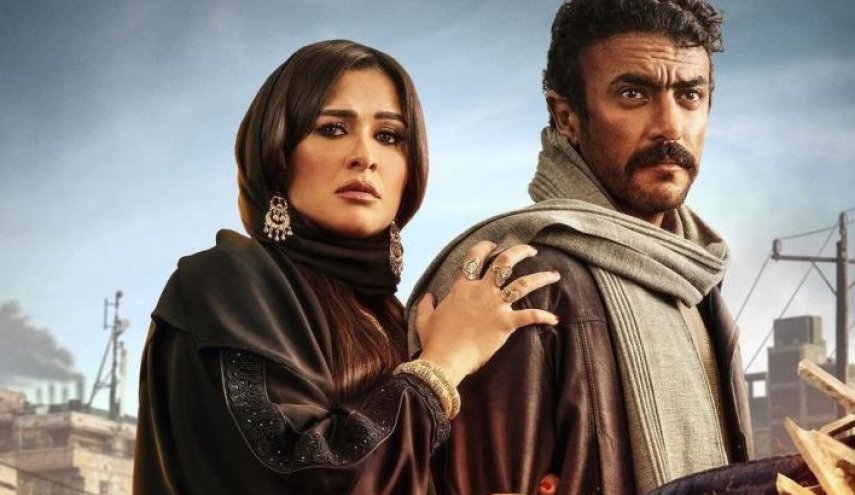 'ياسمين عبد العزيز' ترد على شائعات عملها في تل أبيب