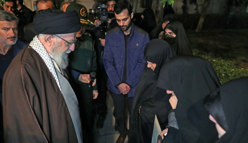 تصاویری از خانواده شهید سید رضی موسوی در کنار رهبر انقلاب + فیلم