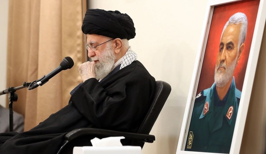 رهبر انقلاب در دیدار خانواده شهید سلیمانی: مهمترین نقش و خدمت شهید سلیمانی، احیای جبهه مقاومت است