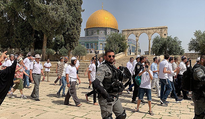 عشرات المستوطنين المحتلين يقتحمون المسجد الأقصى