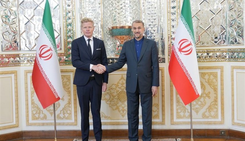 وزير الخارجية الإيراني يدين العدوان الأمريكي الأخير على أهداف في سوريا والعراق