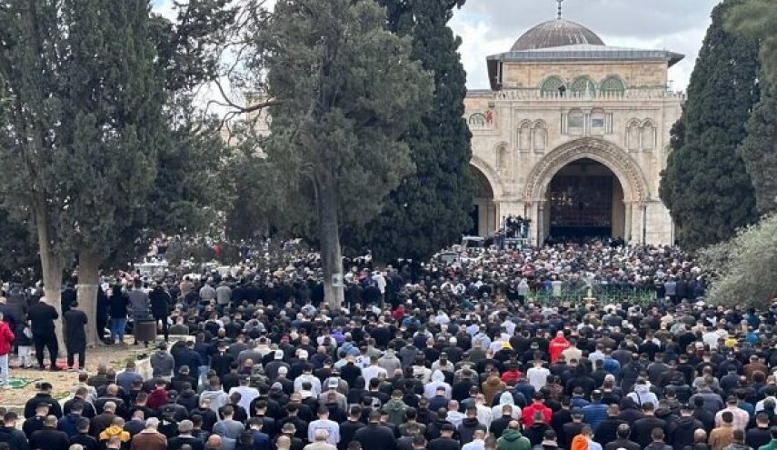 اقامه نماز جمعه در مسجدالاقصی با حضور ۱۲۰ هزار فلسطینی