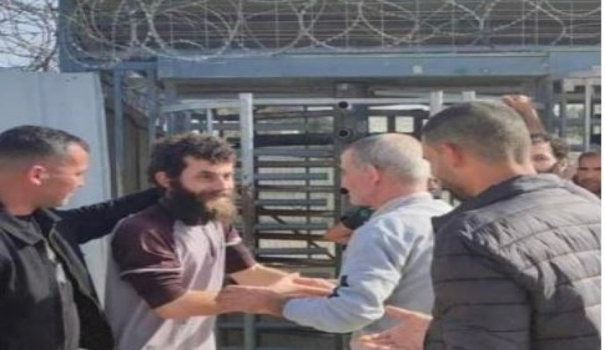 آزاده فلسطینی: رژیم صهیونیستی، اسرا را مجبور به توهین مقدسات می‌کند