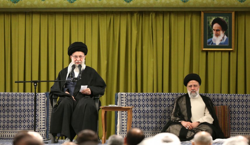 رهبر انقلاب: تشکر واقعی از ملت ادامه تلاش بی‌وقفه مسئولان برای حل مشکلات است