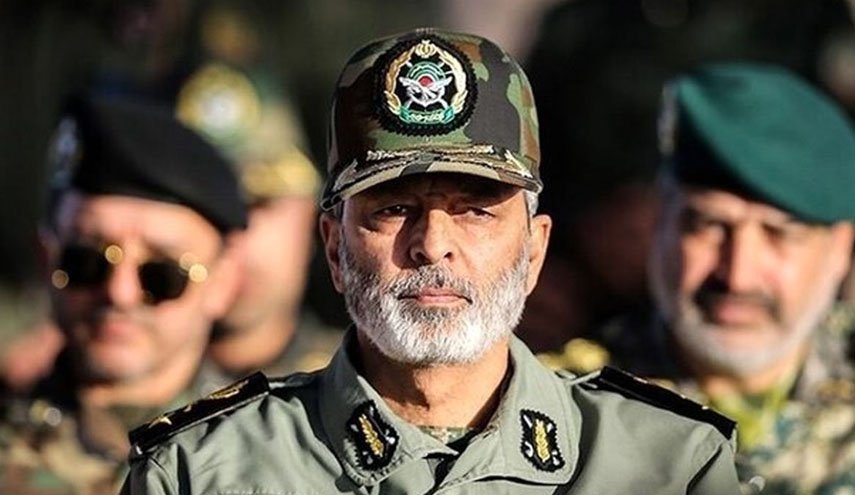 فرمانده کل ارتش: تیراندازی به چند شیء پرنده انجام شد