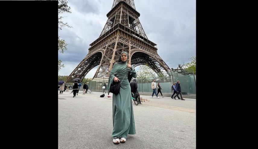 فرنسي يبصق على مغربية محجبة قرب برج إيفل

