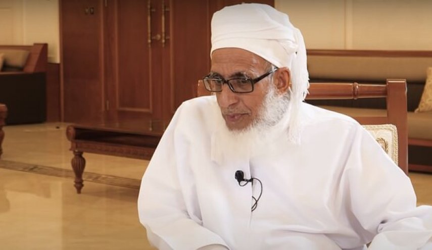 مفتی عمان از مسلمانان خواست برای تأمین غذا و اسلحه ساکنان غزه کمک مالی کنند
