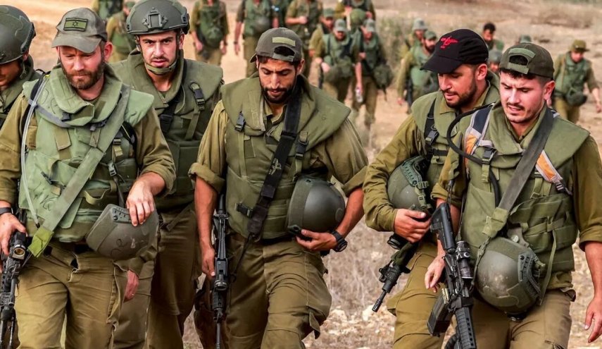 أهالي جنود الاحتلال بغزة يطالبون أبناءهم بإلقاء السلاح..لماذا؟