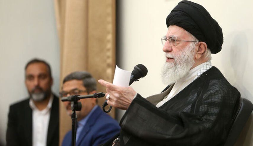 رهبر معظم انقلاب: حرکت مدافعان حرم ایران و منطقه را نجات داد