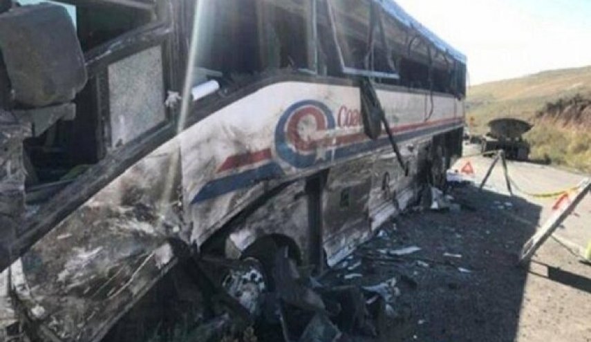 جان‌باختن ۱۷ و زخمی‌شدن ۳۴ نفر در واژگونی اتوبوس در افغانستان
