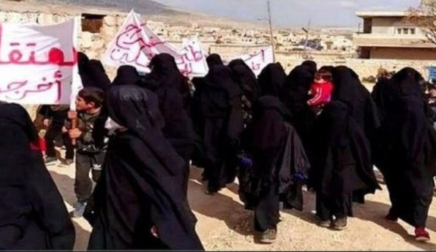 تظاهرة نسائية في إدلب للمطالبة بإسقاط الجولاني وأذرعه
