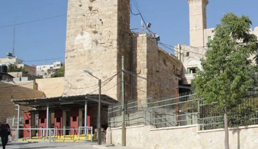 إصابة مجندتين إسرائيليتين قرب المسجد الإبراهيمي جراء انفجار قنبلة