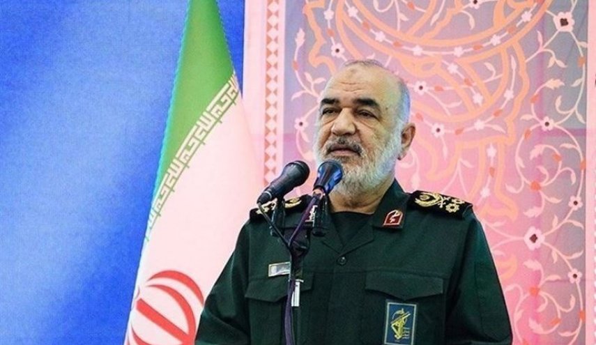 سردار سلامی: پرتاب موفق ماهواره «چمران-۱» نماد همکاری دولت و سپاه است 
