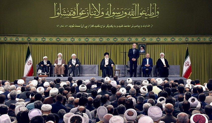 الرئيس بزشكيان: لو كنا متحدين لما سمحنا للأجانب أن يفعلوا ما يريدون