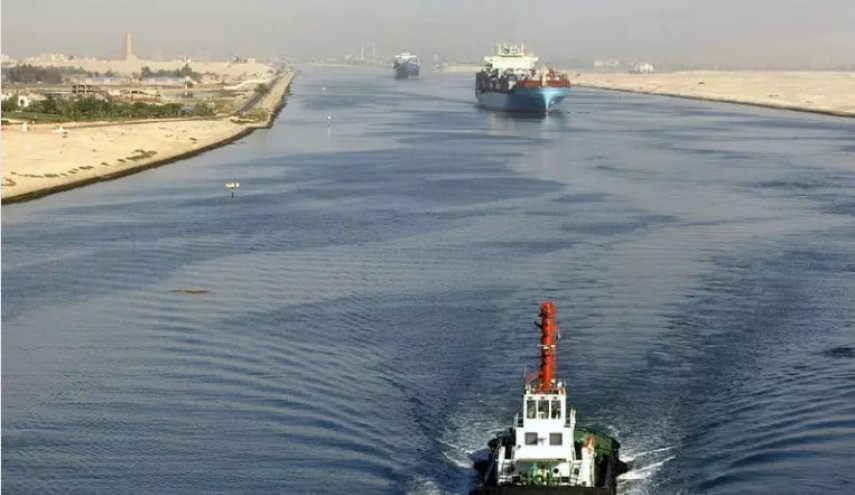 مصری‌ها به عبور ناو رژیم صهیونیستی از کانال سوئز اعتراض کردند

