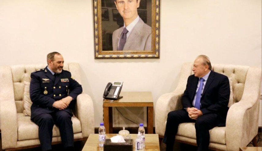 وزیر دفاع بر استمرار پشتیبانی ایران از محور مقاومت تاکید کرد
