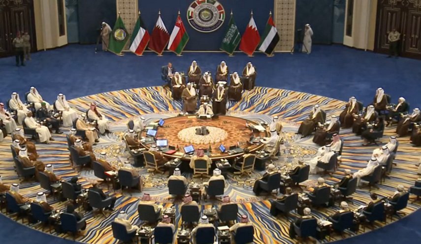 أمير الكويت: ندين الاعتداءات الإسرائيلية على كل من إيران ولبنان وسوريا 