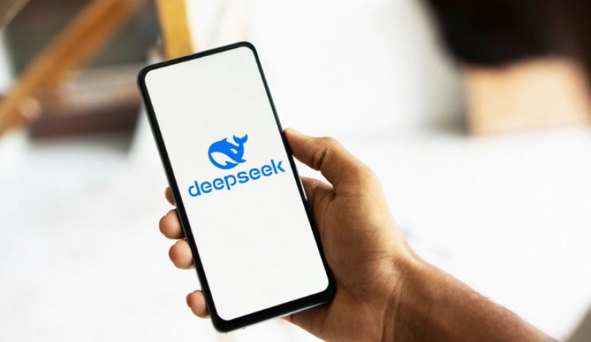 'DeepSeek' المنافسة لـ'ChatGPT' تتعرض لهجوم إلكتروني 
