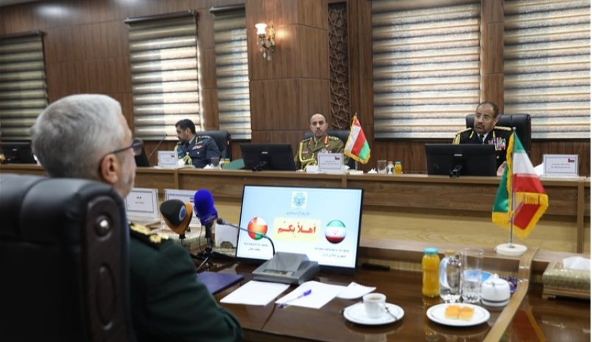 اللواء باقري ونظيره العُماني يدينان مخطط تهجير الفلسطينيين