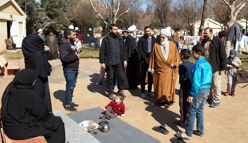 گفت‌وگوی نمایندگان رهبر انقلاب با جنگ‌زدگان سوری مستقر در لبنان