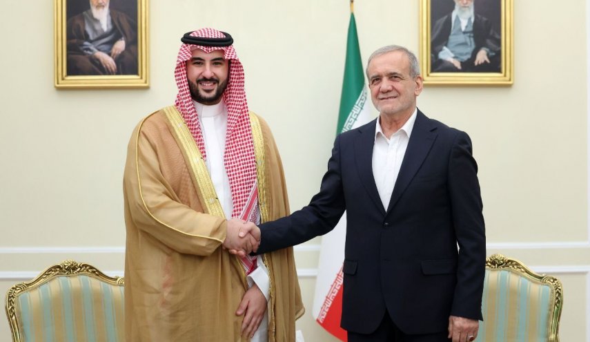 دیدار وزیر دفاع عربستان با رئیس جمهور